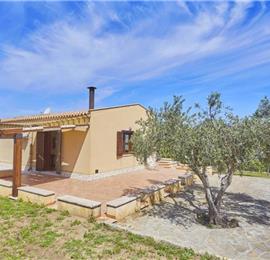 2 bedroom villa with jacuzzi & sea views, near Castellammare del Golfo, sleeps  4-5